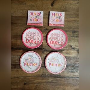 32 Dolly Parton 8' Inch Party Plates and 32 Napkins Set